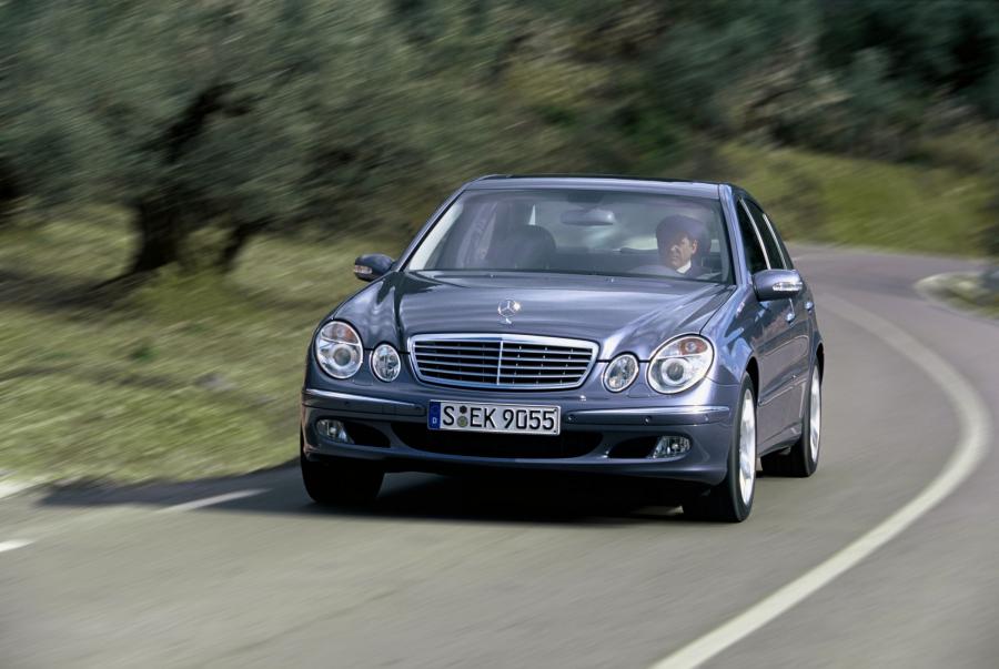  Mercedes-Benz E-Class 2002 года  (фото 130 из 448)